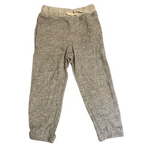 Gap boys sweatpants in charcoal grey size 4T excellent condition
